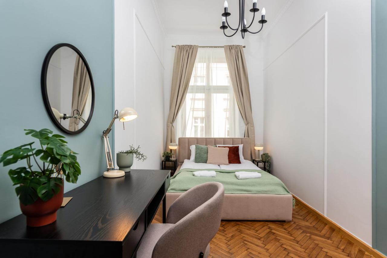 Classy Old Town Apartment - By Upstairs Krakow Exterior photo